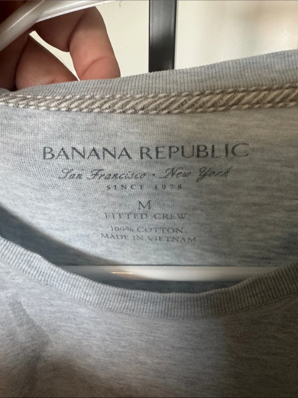Banana Republic Men’s Light Gray Short Sleeve Crew Tee